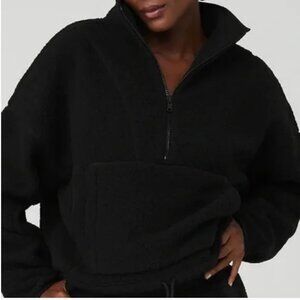 Micro Sherpa Cozy Cabin Half Zip Pullover alo yoga in black size S